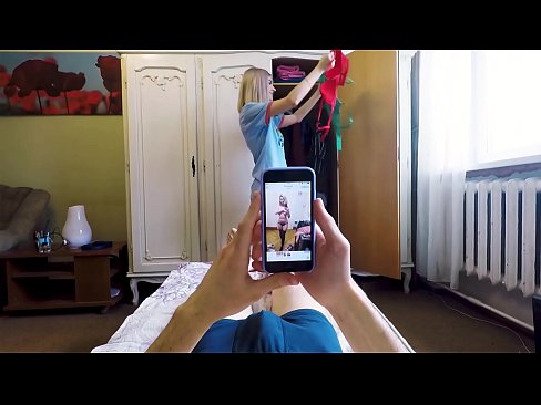 ❤️ Ua hoʻomake ʻo Stepsister i kona kaikunāne ma mua o ka hoʻi ʻana mai o ka makuahine ️ Porn video ia makou