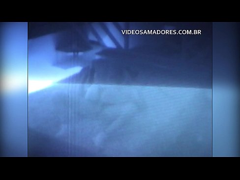❤️ Hoʻopaʻa kiʻiʻoniʻoni ʻo kane i ka wahine fucking hoalauna a ʻike ʻo ia he cuckold ️ Porn video ia makou