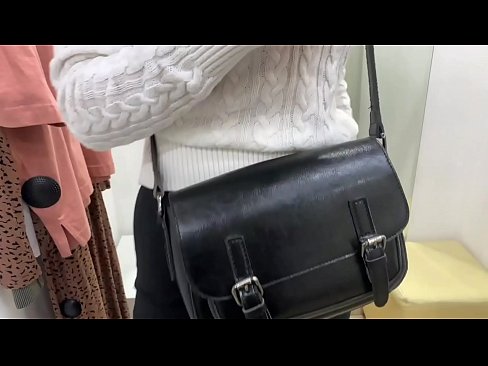 ❤️ ʻO ka masturbation lehulehu o FeralBerry ʻōpio me kahi dildo i loko o ka lumi kūpono ️ Porn video ia makou