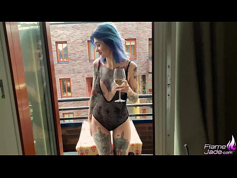 ❤️ Kaikamahine omo nui me ke awawa a me ka hoowahawaha ma lalo o ka lani hamama ️ Porn video ia makou